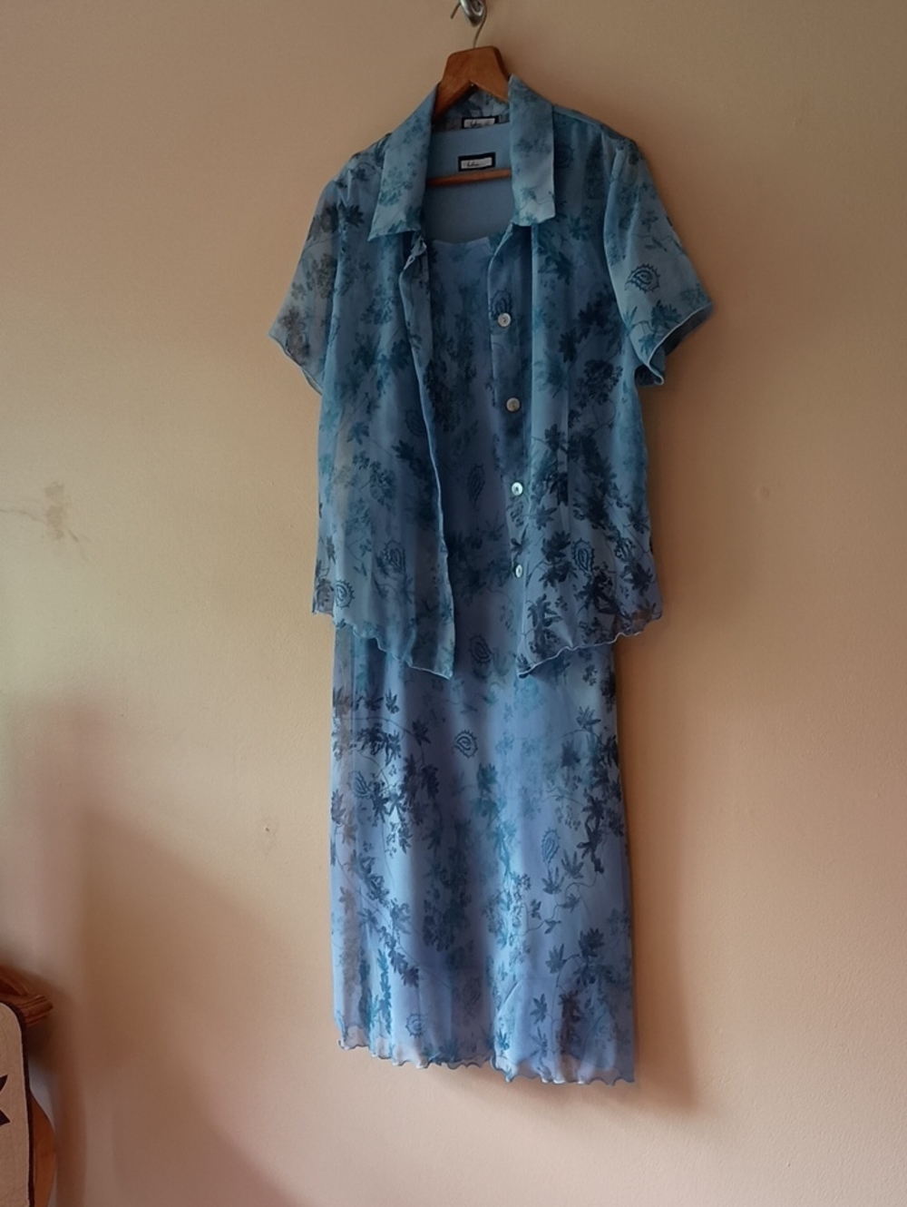 Blue Floral Midi Dress with Matching Short-Sleeve Jacket